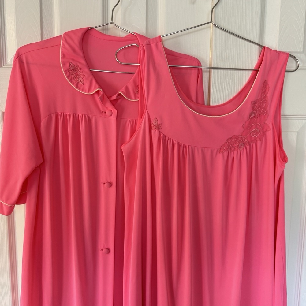 Vintage 70s Lorraine M Pink Nylon Night Gown Peignoir Robe Set Grandma Core